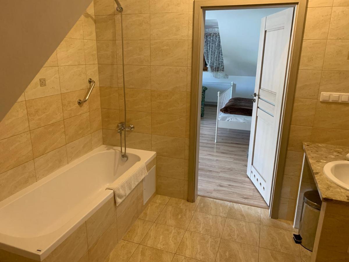 Motel U Olka Boczow Екстериор снимка